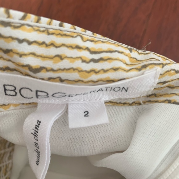 BCBGeneration Short Party Dress Buttercream - Picture 9 of 10